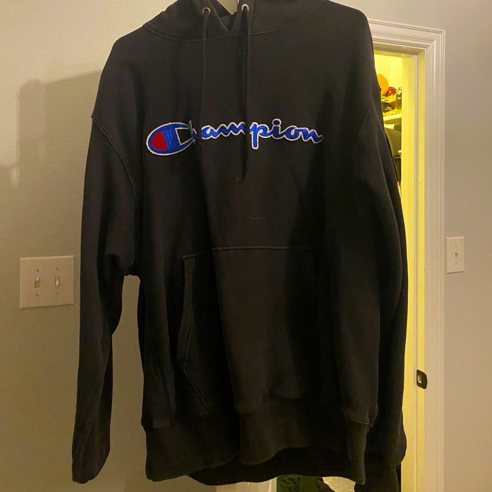Black champion sweatshirt - Picture 1 of 2